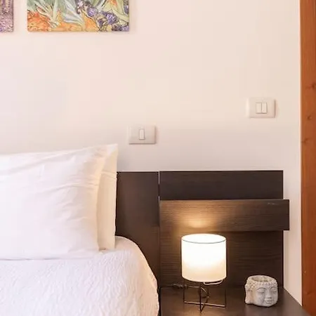 Residenza Sirtori Free Parking Apartment