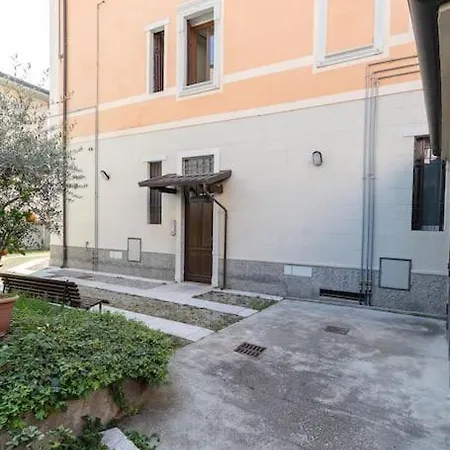Residenza Sirtori Free Parking Apartment *
